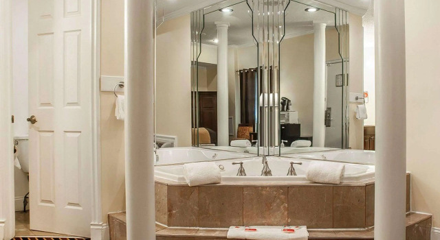 Двухместный люкс Econo Lodge at the Falls North