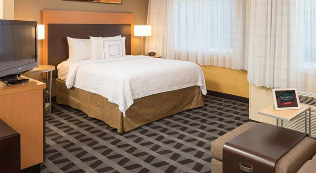 Двухместный люкс с 2 комнатами TownePlace Suites by Marriott Bend