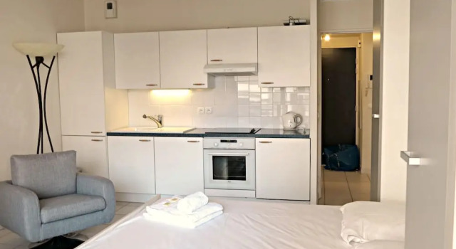 Modern and Cosy Studio