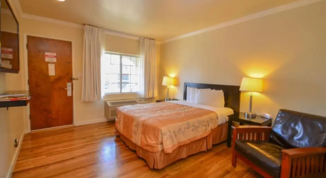 Номер Standard Bay Front Inn