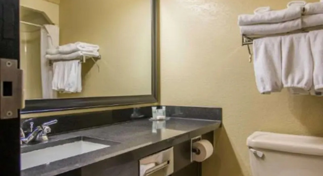 Номер Standard Seven Oaks Hotel Regina, SureStay Collection by Best Western