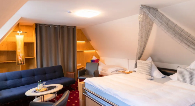 Двухместный номер Standard c 1 комнатой Berghotel Talblick