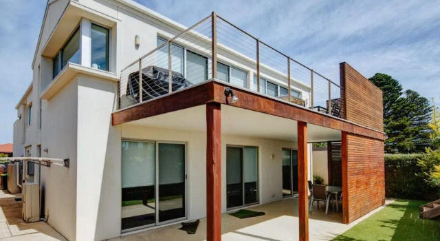 Коттедж Villa Moyne - located in a quiet cul de sac and designed for beach families