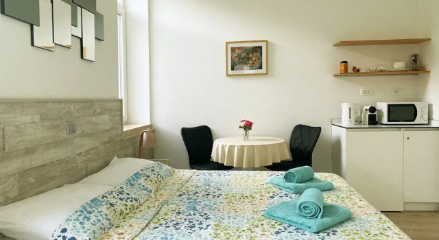 En-suite Rose on Rokova Street