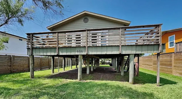 Коттедж The Anchorage by Silver Sands Vacation Rentals