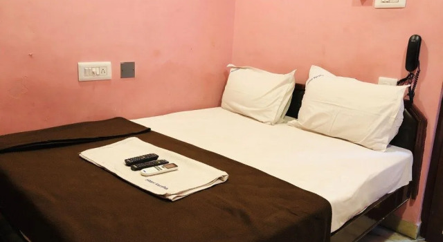 Hotel Varsha, Забронировать Отель Отели штата Тамилнада 3 звезды, 3*