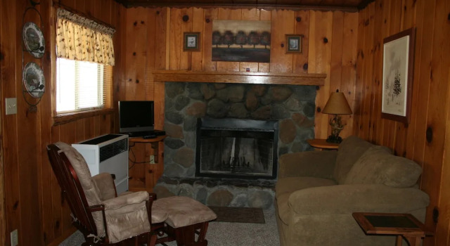 Quail Cove Lakeside Lodge