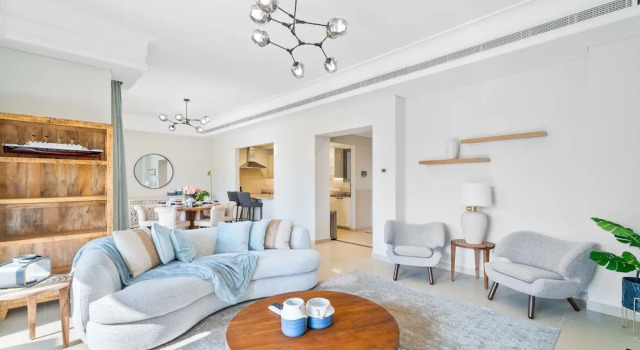 Nasma Holiday Homes - Al Hamra Village, Забронировать Вилла Коттеджи Рас-Аль-Хайма, рядом с Гольф-клуб Al Hamra, Коттедж
