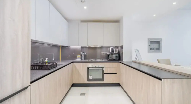 Апартаменты Lovely and Spacious 1 BR in Divine Residences