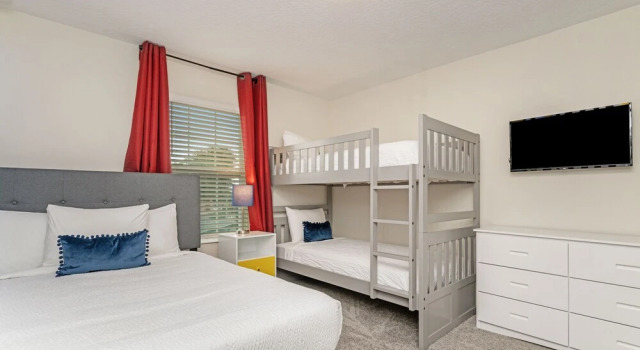 Modern Townhome W/private Pool & Free Water Park!