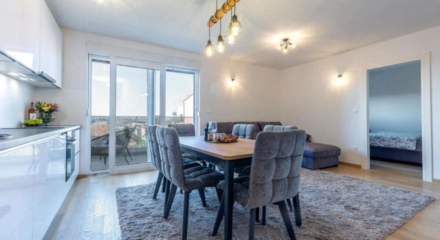 Stunning Apartment in Solin With Wifi and 2 Bedrooms, Rezerwuj Apartament Solin Split Region