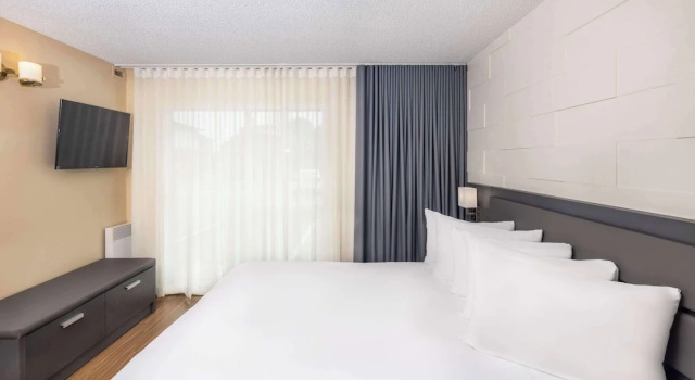 Люкс Les Suites de Laviolette, an Ascend Collection Hotel