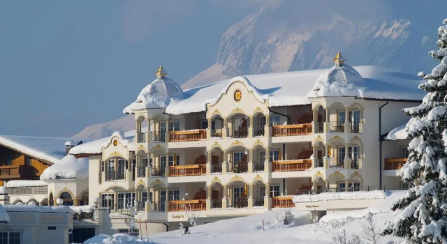 Wohlfühlresort Peternhof, Book Hotel Hotels in Kaiserwinkl with a Pool, Swimming Pool