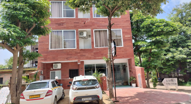 Saffron Inn