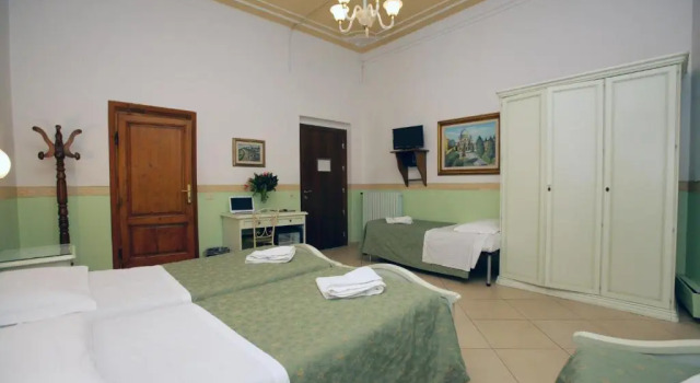Четырёхместный номер семейный Hotel Desirèe