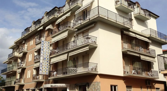 Hotel Residence Mediterraneo, Buchen Sie Hotel Hotels in Blumenriviera mit Pool, Schwimmbad