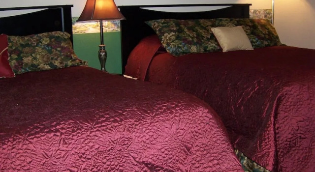Standard- firedobbelt værelse med flodudsigt Daybreak Haven Bed & Breakfast