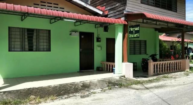 Mermaid & Unicorn Guesthouse, Rezerwuj Hotel Pantai Cenang 