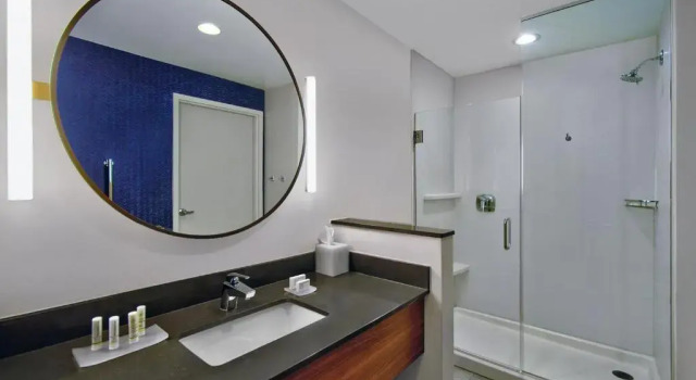 Четырёхместный номер Standard Fairfield by Marriott Inn & Suites Orlando at FLAMINGO CROSSINGS® Town Center