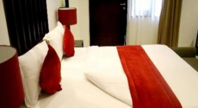 Rumah Nenek Hotel and Restaurant, Rezerwuj Hotel Padang Sumatra