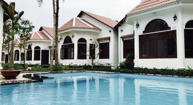Бунгало с балконом и с красивым видом из окна Wings Bungalow