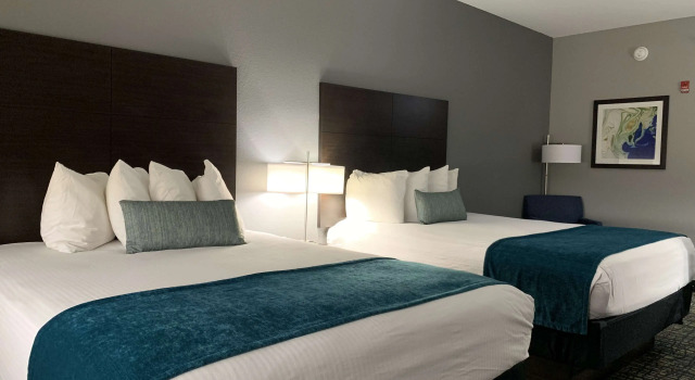 Четырёхместный номер Standard Best Western Plus Olive Branch Hotel & Suites