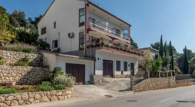 Charming Trogir Apartments With Balcony