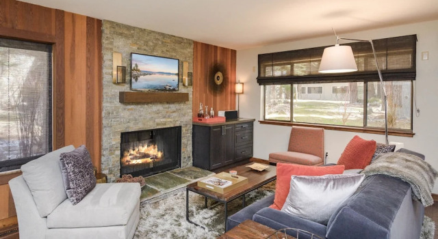 1000 Lakeshore Blvd Condo Unit 4 2 Bedrooms 2 Bathrooms Condo