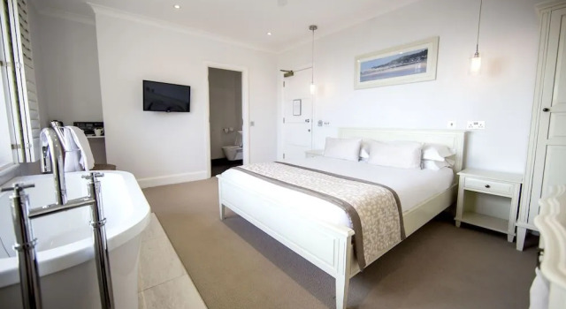 Holm House - Stylish Coastal Suites - HEDD Spa - Silures Bar & Restaurant, Забронировать Отель Отели Vale of Glamorgan 4 звезды, 4*