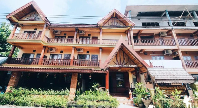 Mountain Riverview Guesthouse, Забронировать Отель Отели Вьентьяна с завтраком, Завтраки