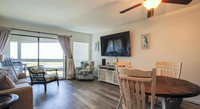 Ocean-view Island Condo w/ Pool: Pets Welcome!