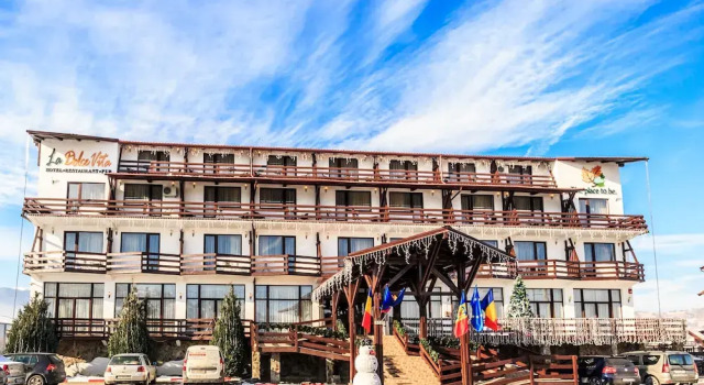Hotel La Dolce Vita, Rezerwuj Hotel Hotele w Prahova Valley ze śniadaniem, Śniadanie