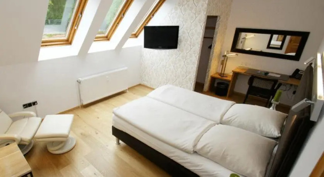 Akazienhof Land | Gast | Haus, Book Hotel Garbsen 