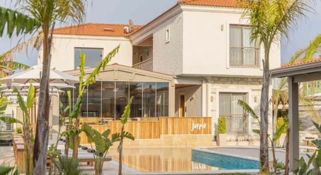 June Alaçatı (+15 Adult only)