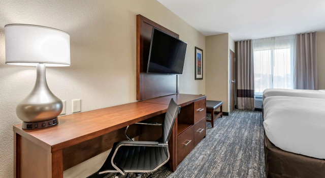 Четырёхместный люкс Comfort Suites Dry Ridge