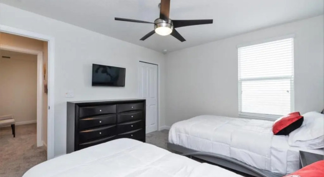 Disney Best Secret 7 Miles To Disney - World - Champion Gates Resort 9 Beds 26 Sleepers Free Water Park, Book Ferieresort Hoteller i Four Corners med pool, Swimmingpool