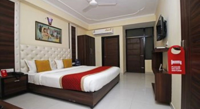 OYO 9424 Hotel Eden, Забронировать Отель Отели штата Раджастхана с парковкой, Парковка
