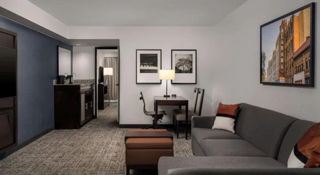 Двухместный номер Standard с балконом Embassy Suites Birmingham