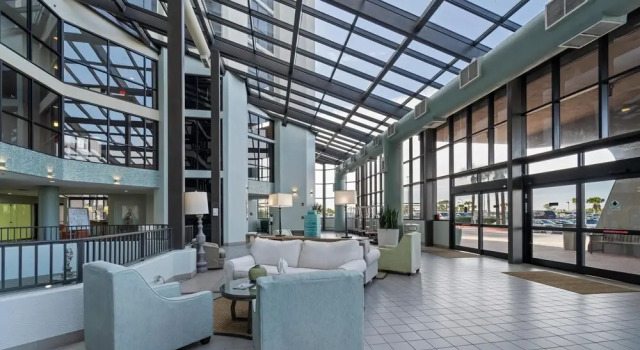 Phoenix VI 1115, Boek Hotel Orange Beach 