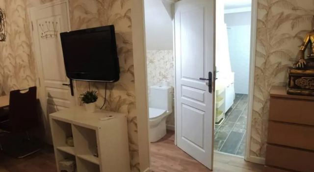 Trés beau studio 35 M2 Entre Mer et Forêt grand jardin et douche tropicale