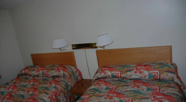 Slumber Lodge, Buchen Sie Hotel Hotels in British Columbia mit Pool, Schwimmbad