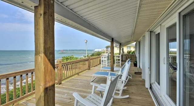 Waterfront Harkers Island Home: Sunset View & Dock, Забронировать Дом для отпуска Харкерс-Айленд Северная Каролина