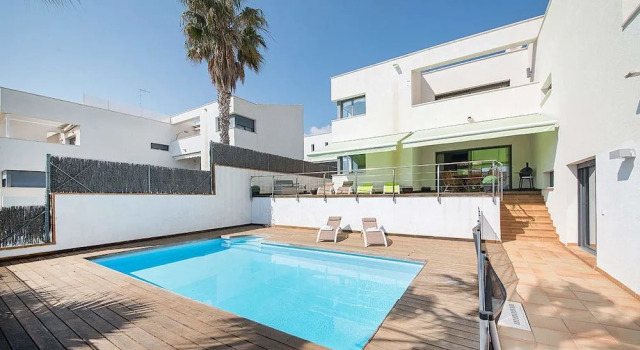 Шале Villa Déjà Vu with stunning sea views