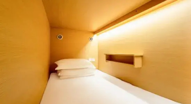Кровать в общем номере (мужской номер) TATATA Youth Hostel