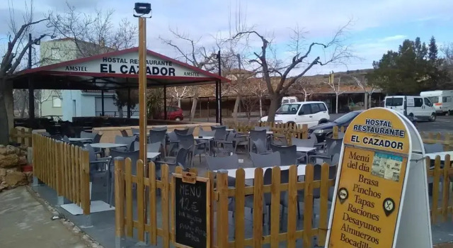 Hostal Restaurante el Cazador, Book Apartment Hotels in Aragon with Parking, Parking