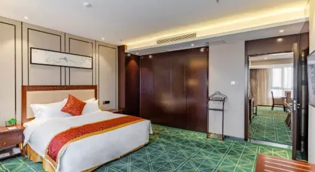 Люкс Business Huayuan International Hotel