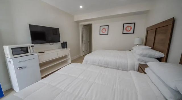 Seaport Inn, Buchen Sie Pension Hotels in Wildwoods Beach mit Pool, Schwimmbad