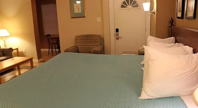Двухместный номер Standard Midtown Motel & Suites