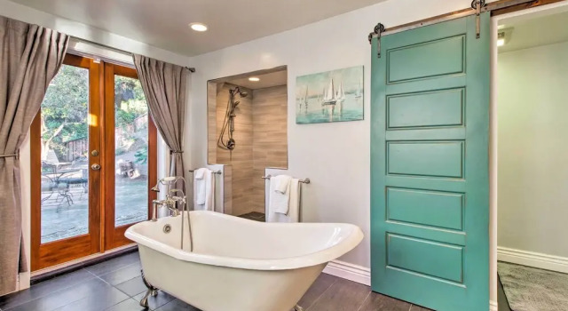 Апартаменты Walk to Keller Beach: Waterfront Studio w/ Hot Tub