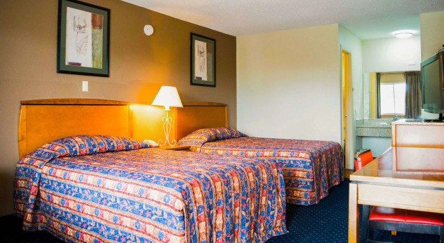Express Inn Newport News, Varaa Hotelli Hotellit Minnesota pysäköinnillä, Pysäköinti